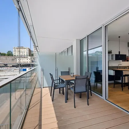 Julia Waterfront Apartment